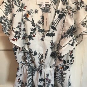 White Blouse size (Large) brand new